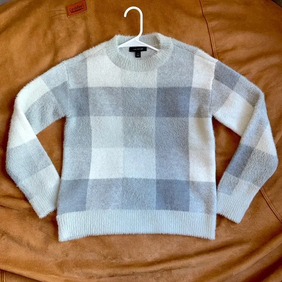 Ann Taylor Fuzzy Cozy Crew Neck Sweater - Picture 4 of 9